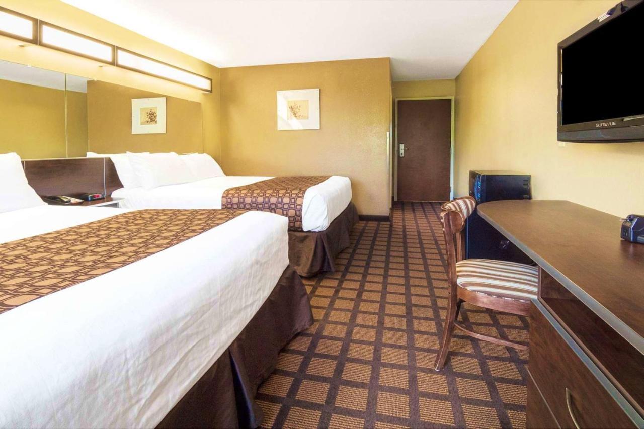 Microtel Inn & Suites By Wyndham Macon Exterior photo